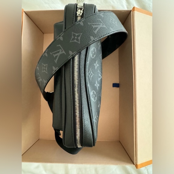 NWOT Louis Vuitton Black Taigarama & Monogram Eclipse Canvas Outdoor Messenger - Picture 5 of 7